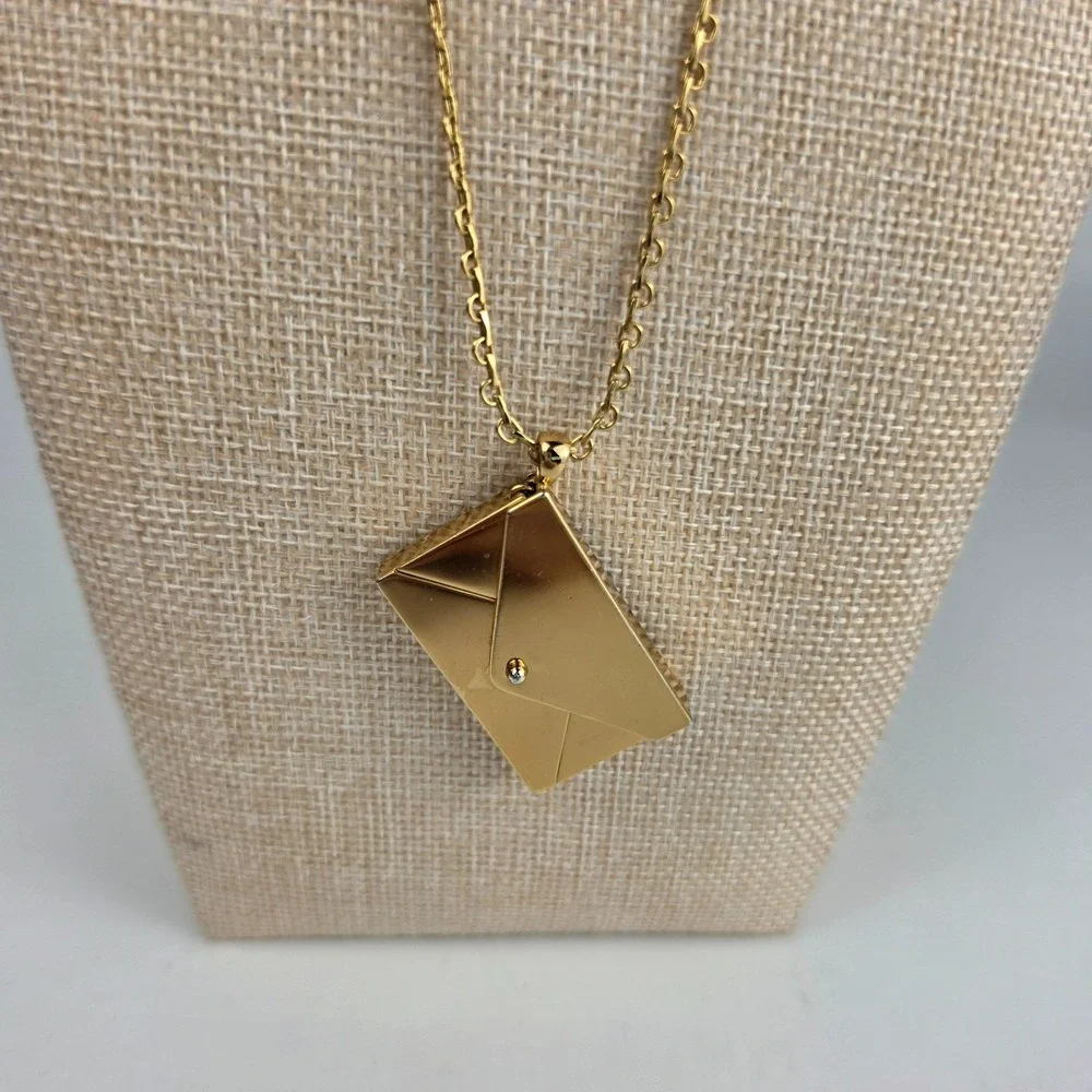 kate spade this beauty